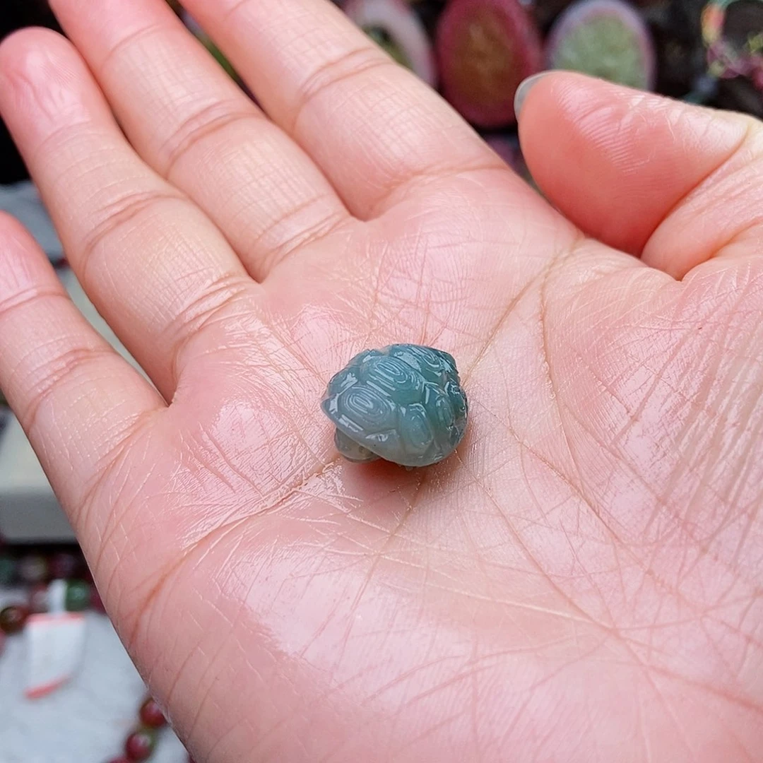 未镶嵌石英质玉（盐源）珠宝半成品