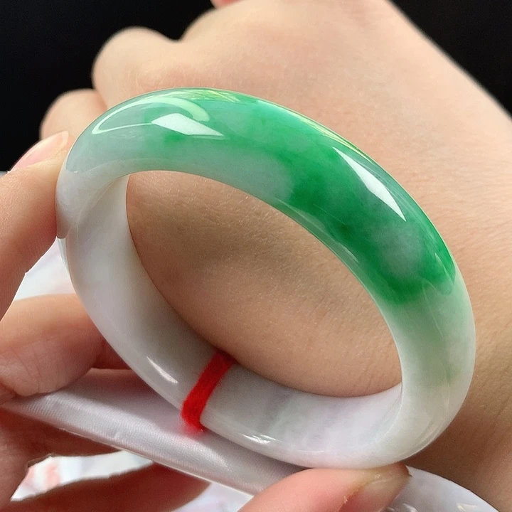 翡翠未镶嵌手镯53有纹