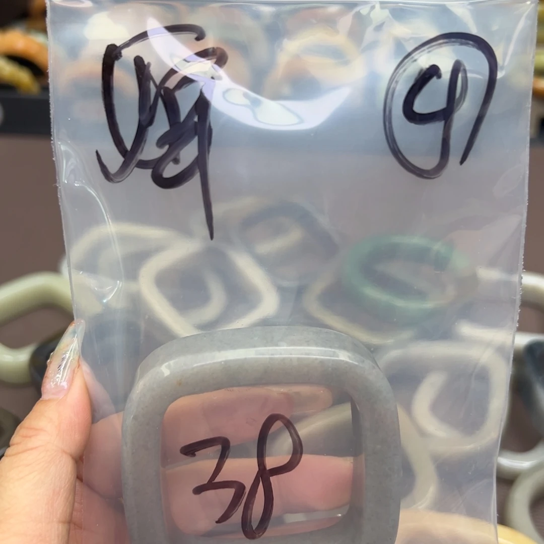 石英质玉手镯未镶嵌@****?