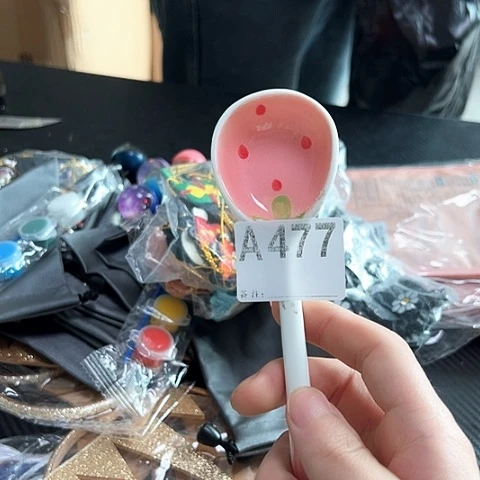 摆件……………………………………………………………………