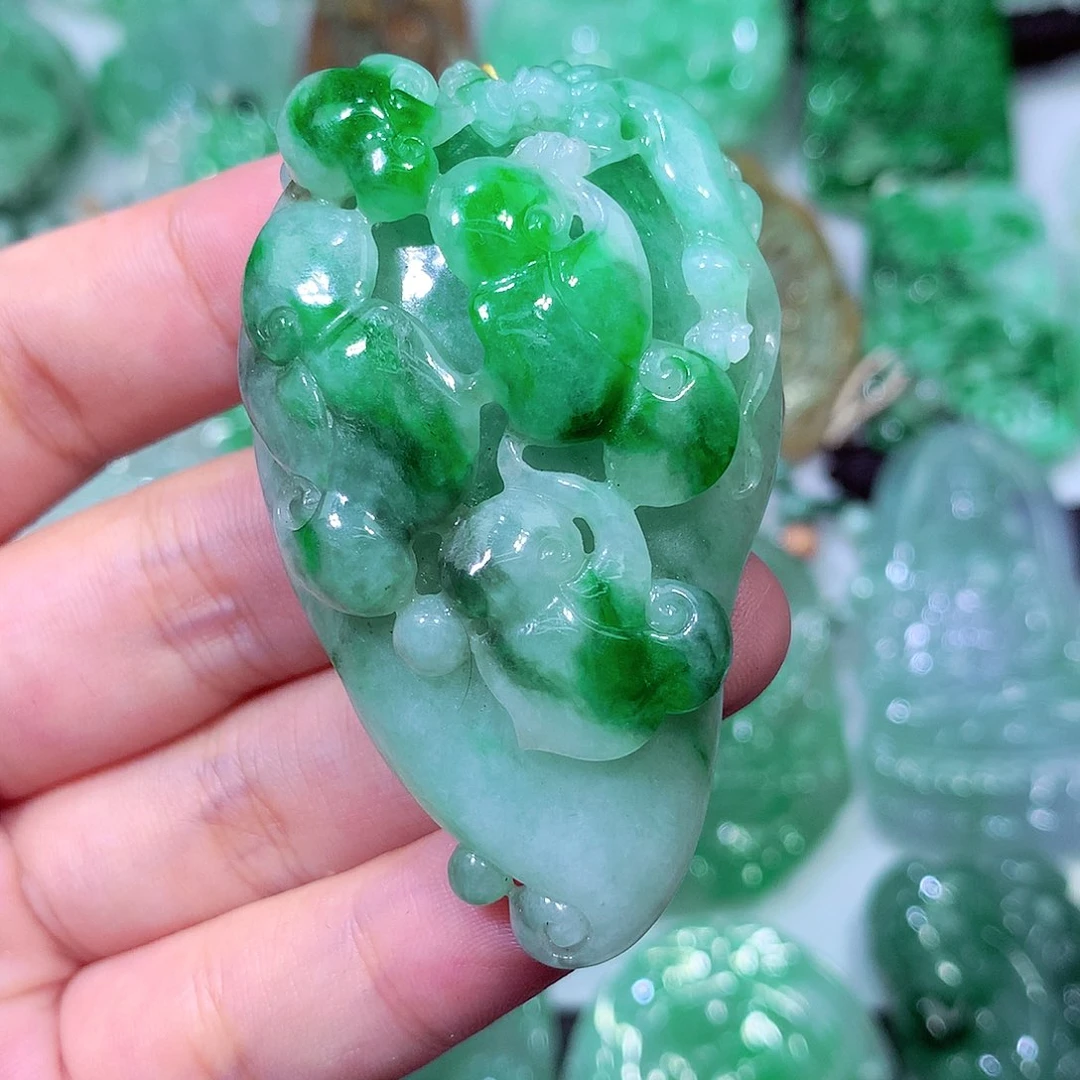 吊坠(不含链)未镶嵌翡翠