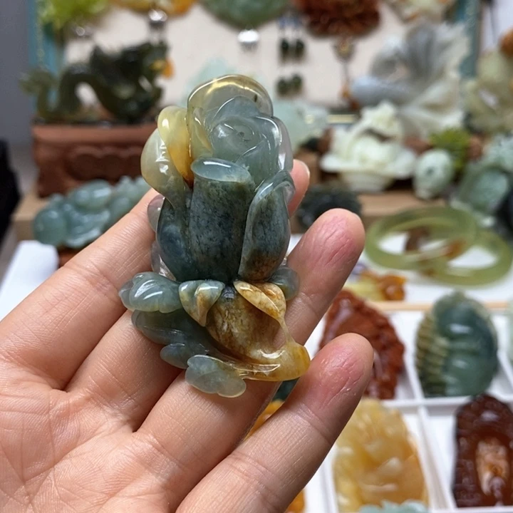 未镶嵌蛇纹石玉颈饰