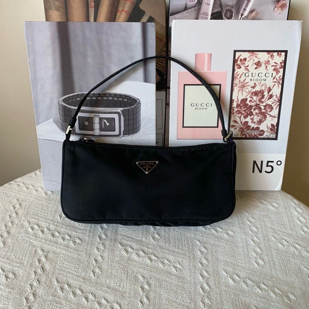 95新 Prada/普拉达 黑色大麻将经典尼龙