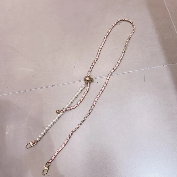 E672白色小香风长手机链