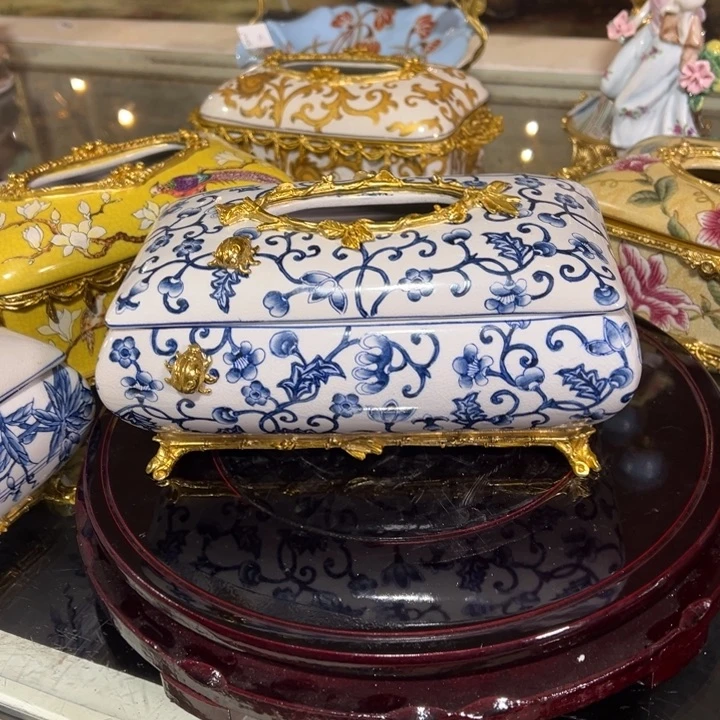 陶瓷铜配瓷纸巾盒