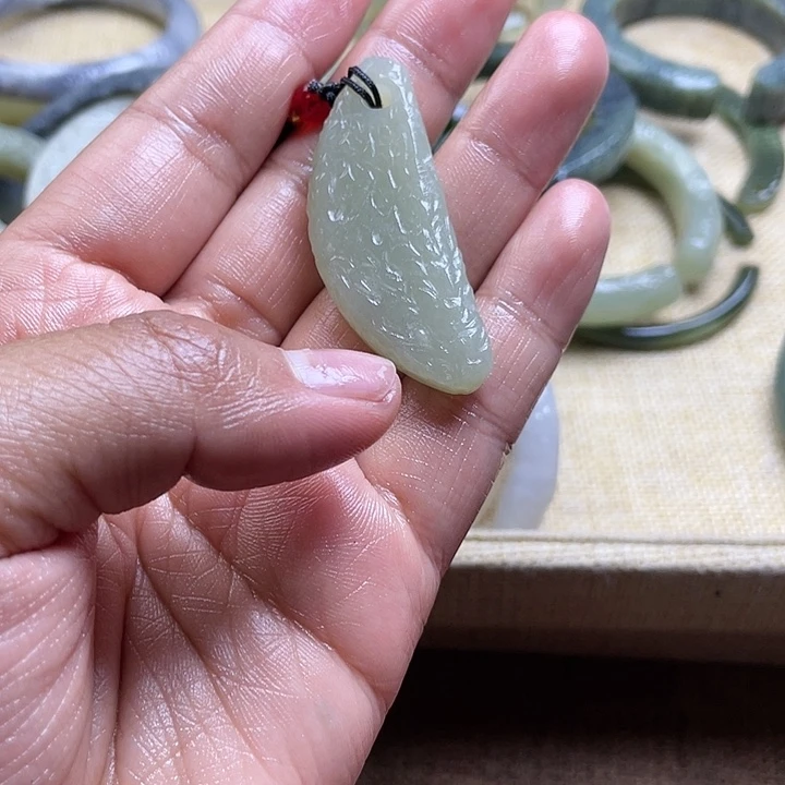 和田玉（糖玉）颈饰未镶嵌：1