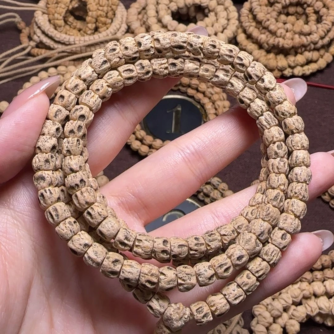 柏香籽/百香籽手串潘*