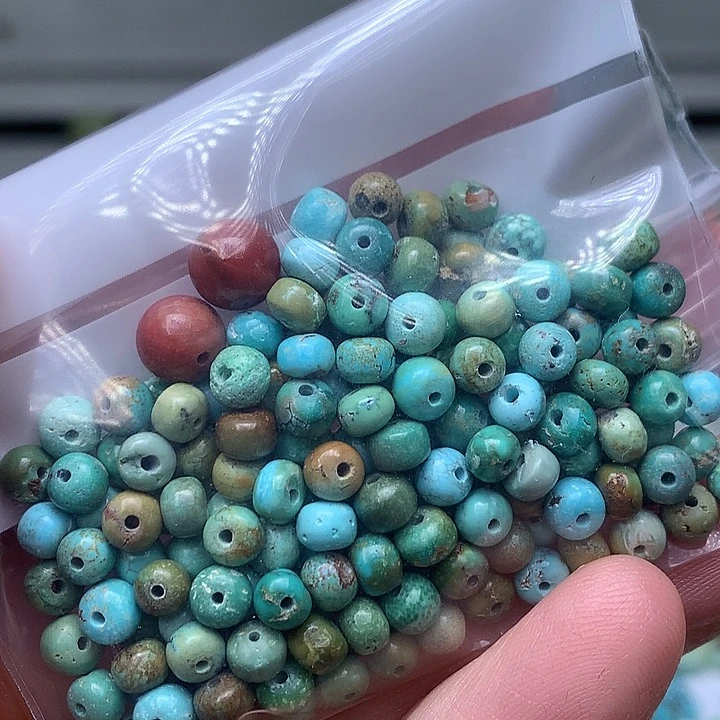 何***南红玛瑙未镶嵌珠宝奇石