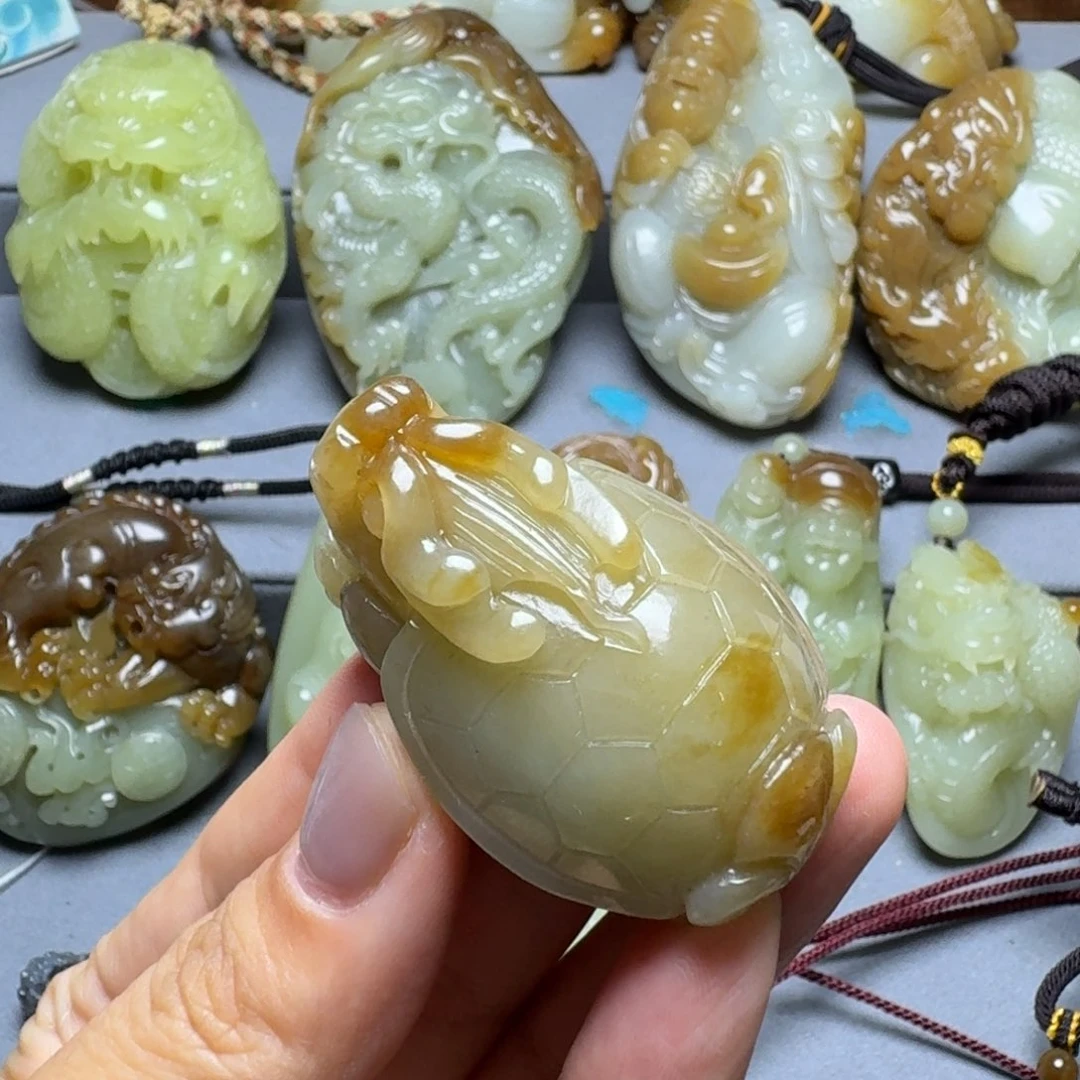 颈饰未镶嵌和田玉