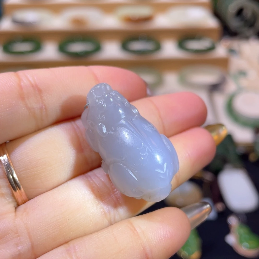 和田玉高品烟紫貔貅未镶嵌