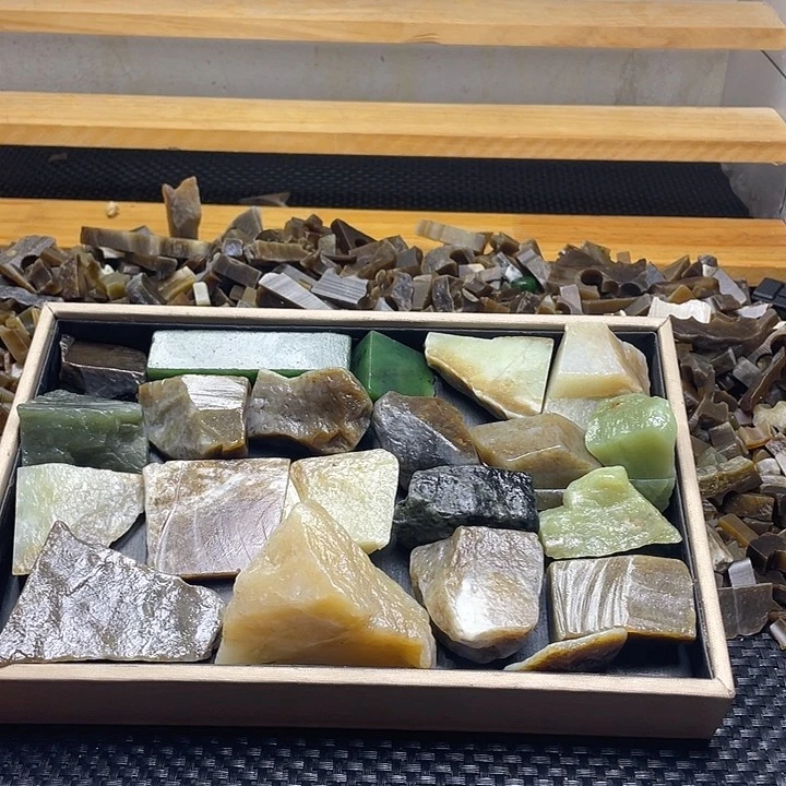老***刘和田玉（糖玉）未镶嵌珠宝半成品