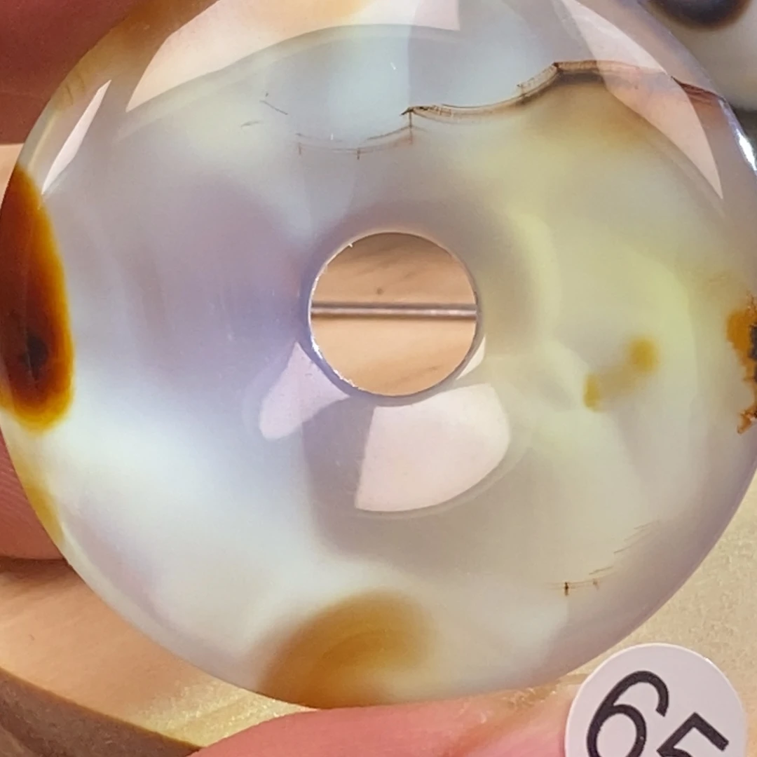 吕***姜玛瑙/玉髓未镶嵌颈饰水晶