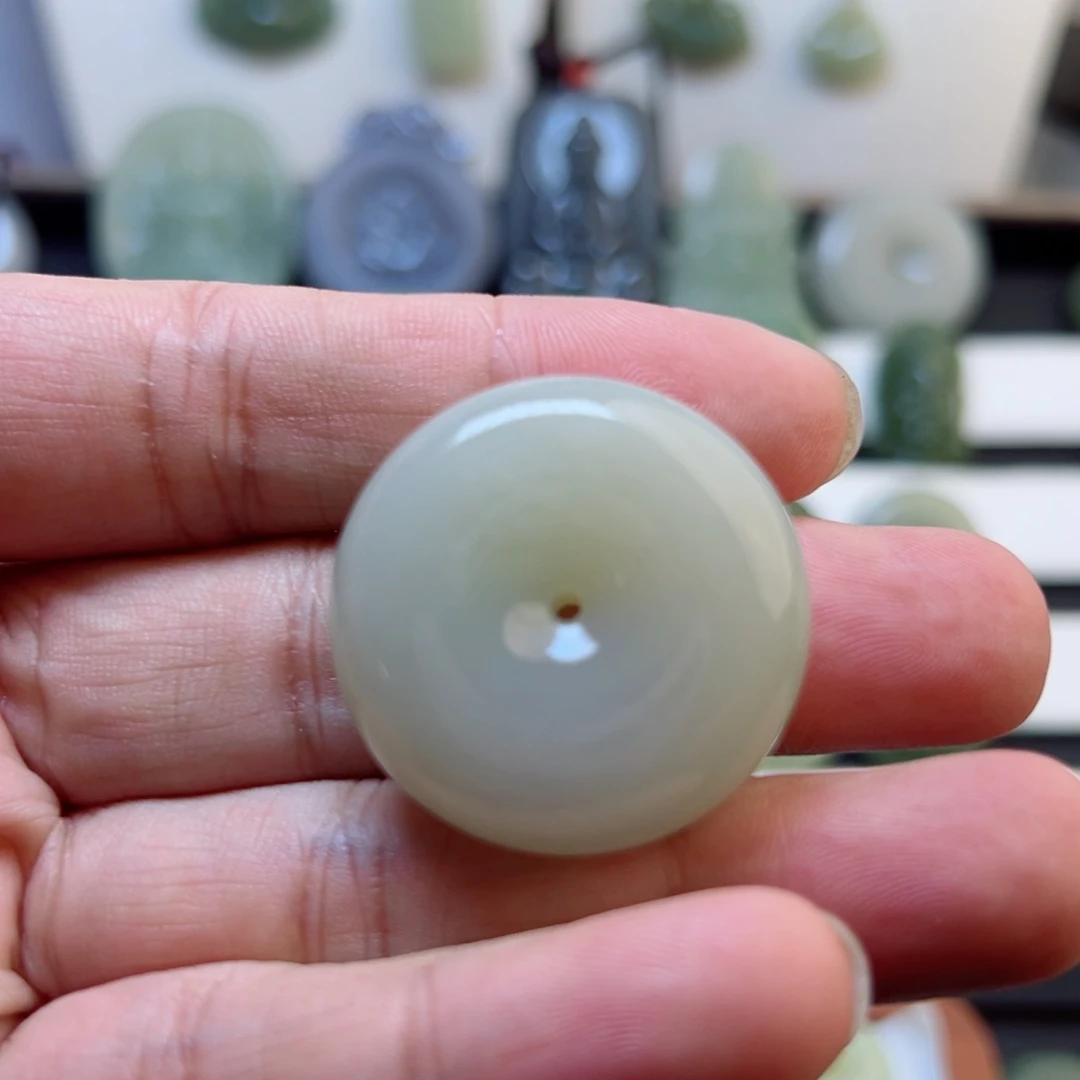 吊坠(赠链)未镶嵌和田玉666