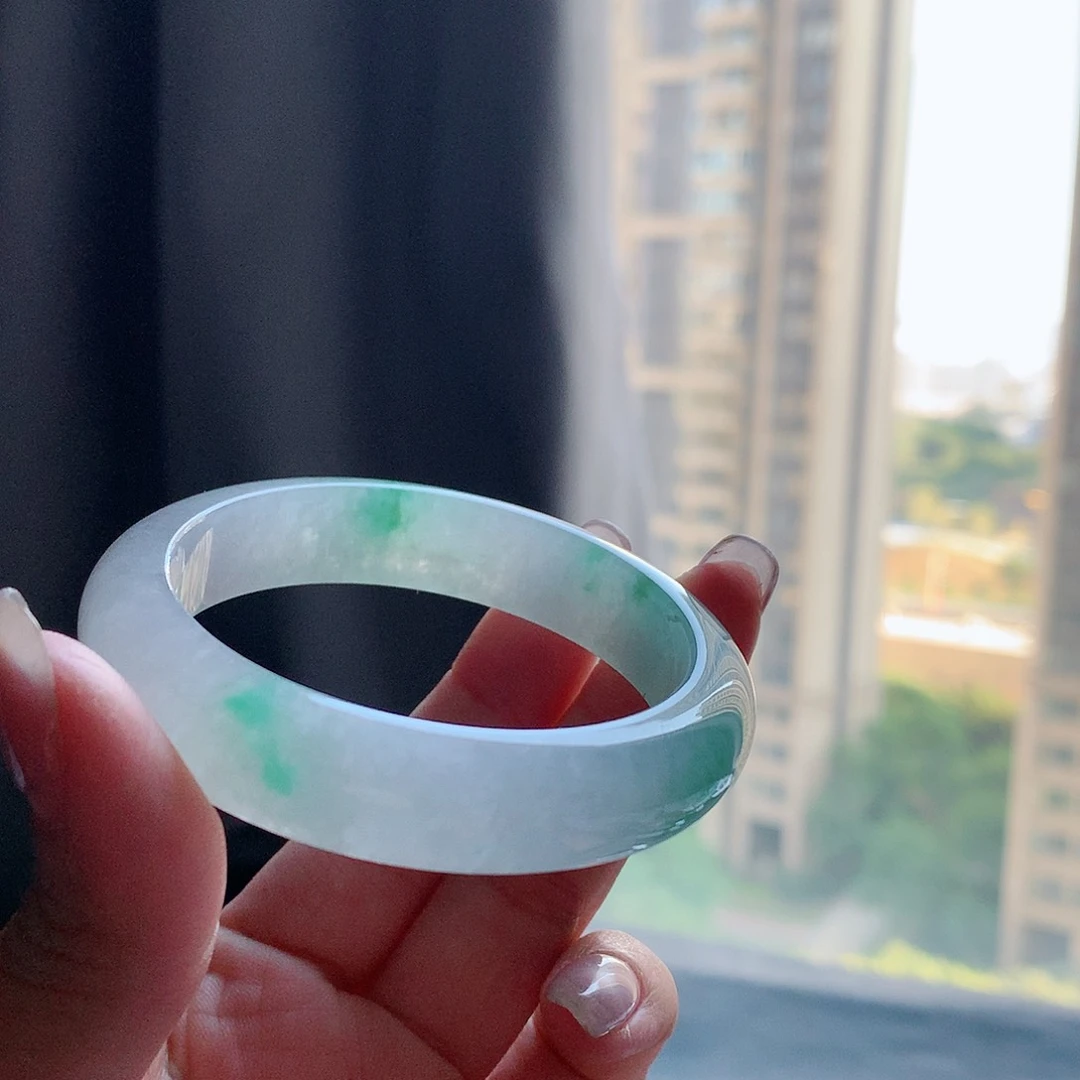 【闪购商品】未镶嵌手镯翡翠52+