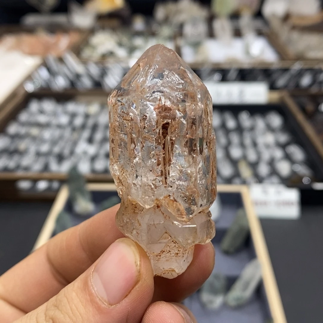 水晶红泥骸骨、马达加斯加～未镶嵌