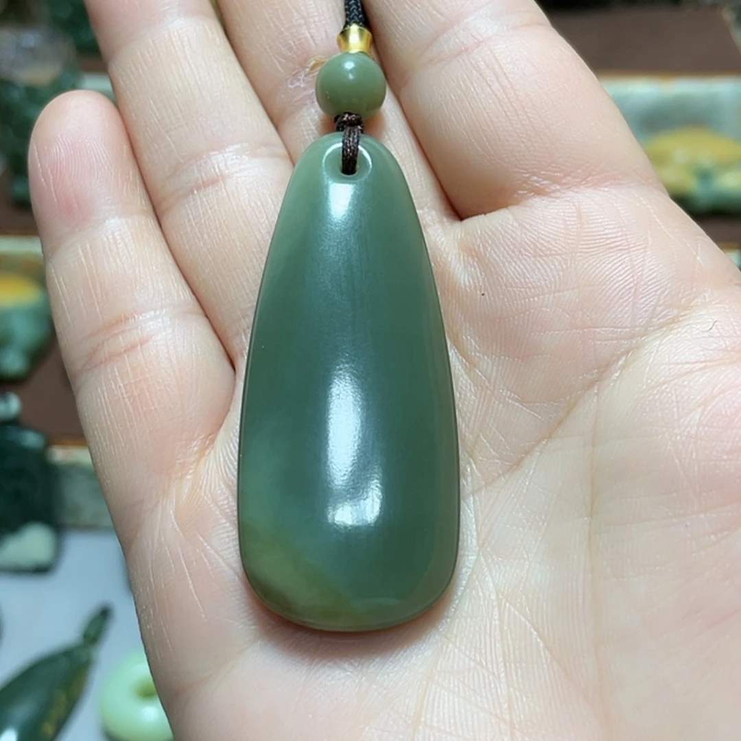 【闪购商品】未镶嵌岫岩河磨玉（透闪石质玉）挂件新**往