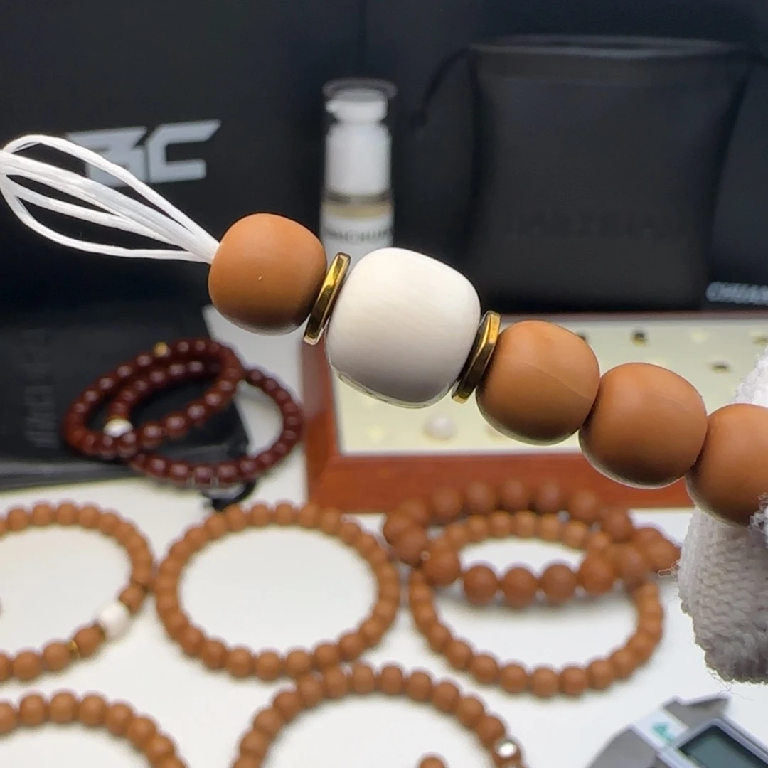 D***d吊坠猴头核桃配饰长毛