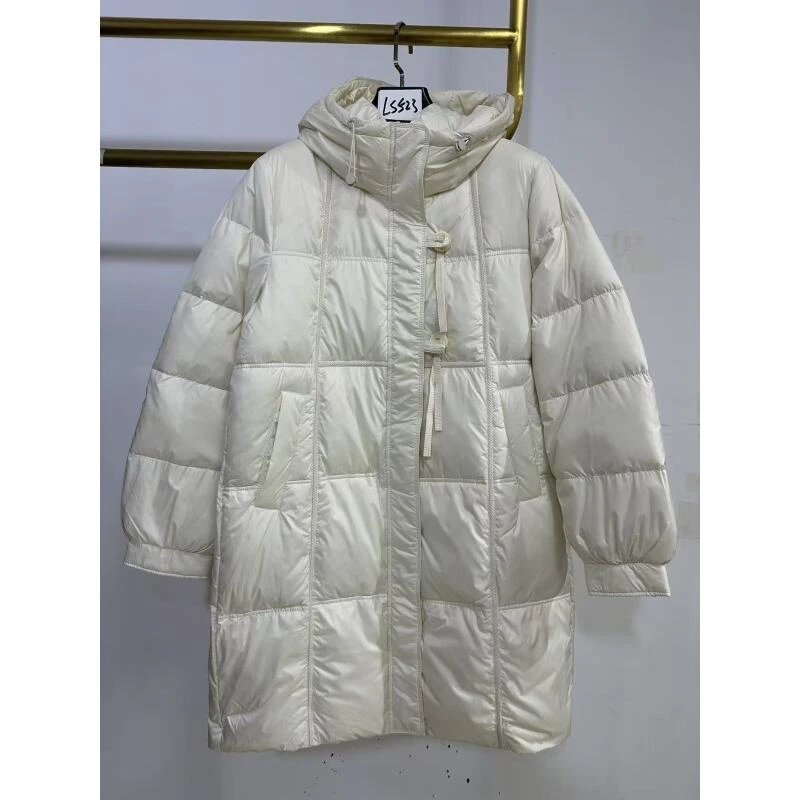 一线品牌-时尚白色高级羽绒服LS523