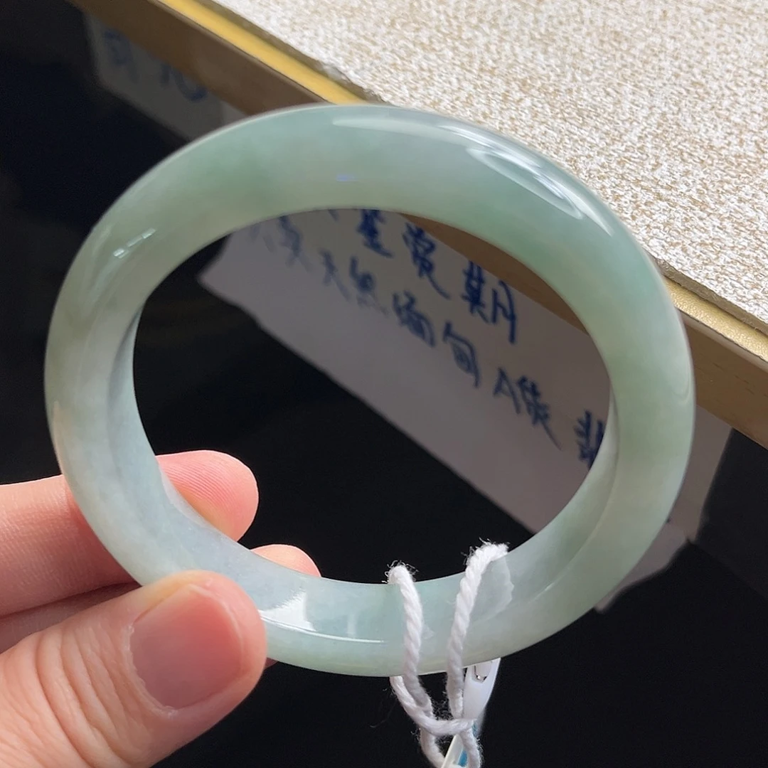 翡翠未镶嵌手镯手镯