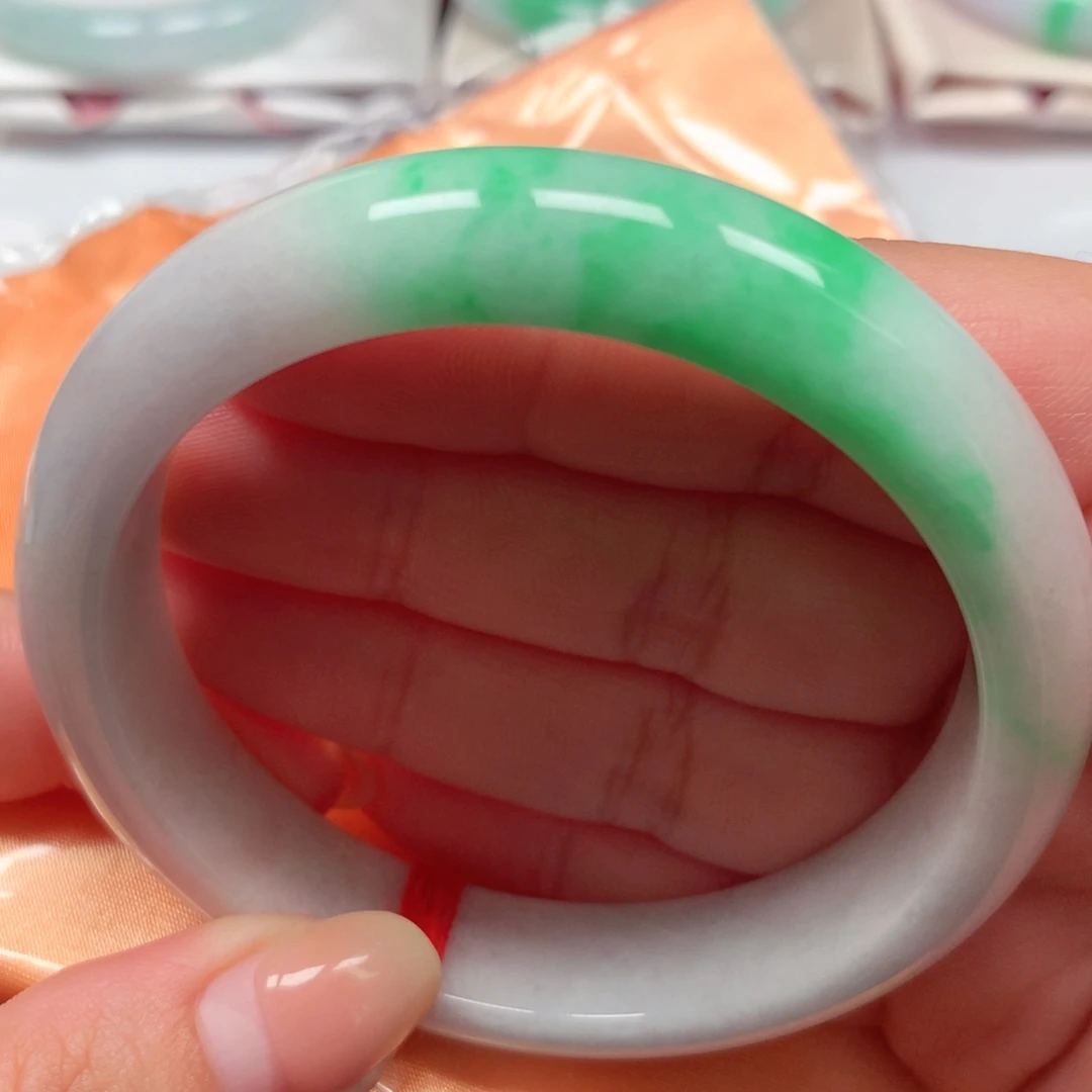 翡翠未镶嵌手镯17白底青