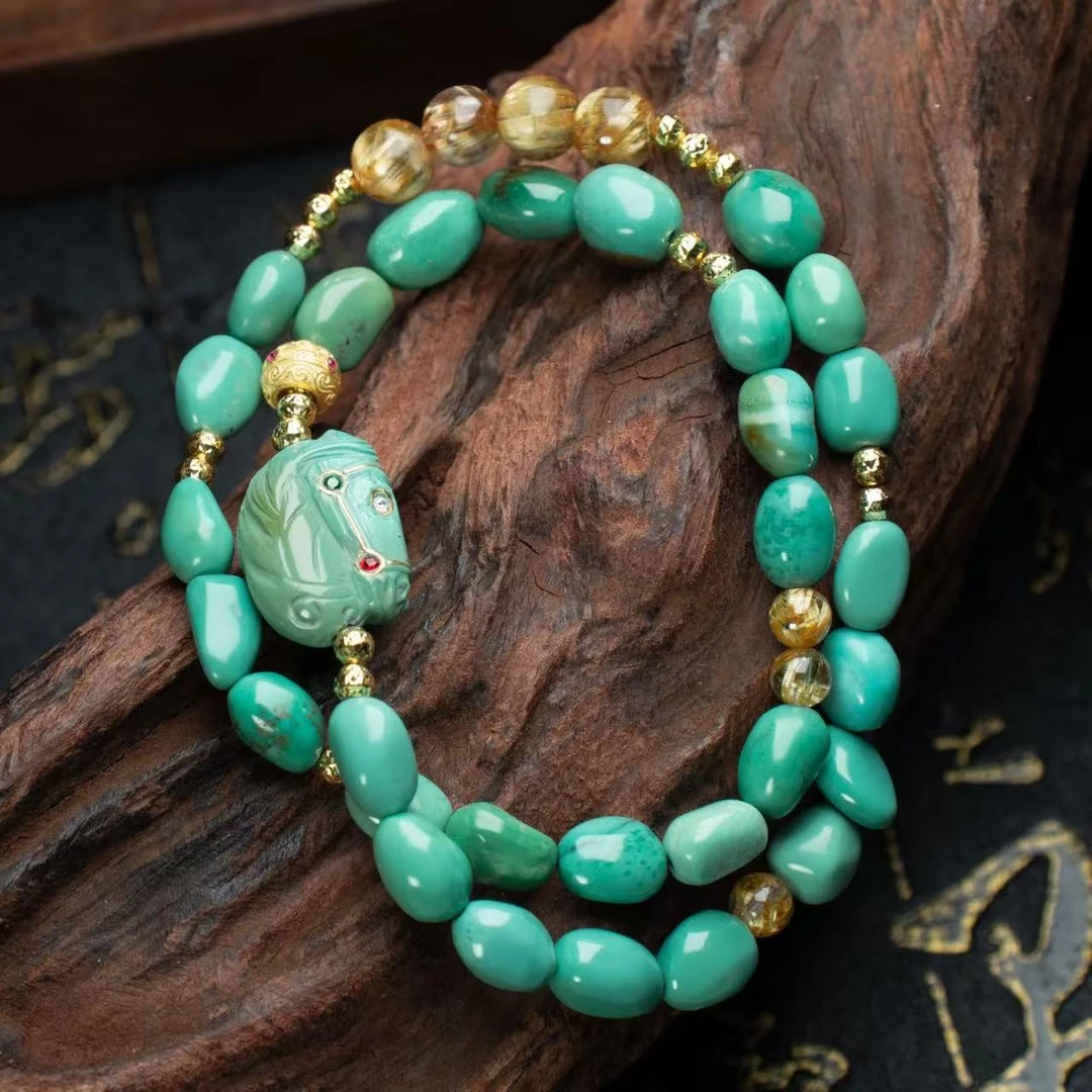 【壹芳珠宝】天然原矿绿松随形翠豆豆马到成功金板钛双圈18k金镶