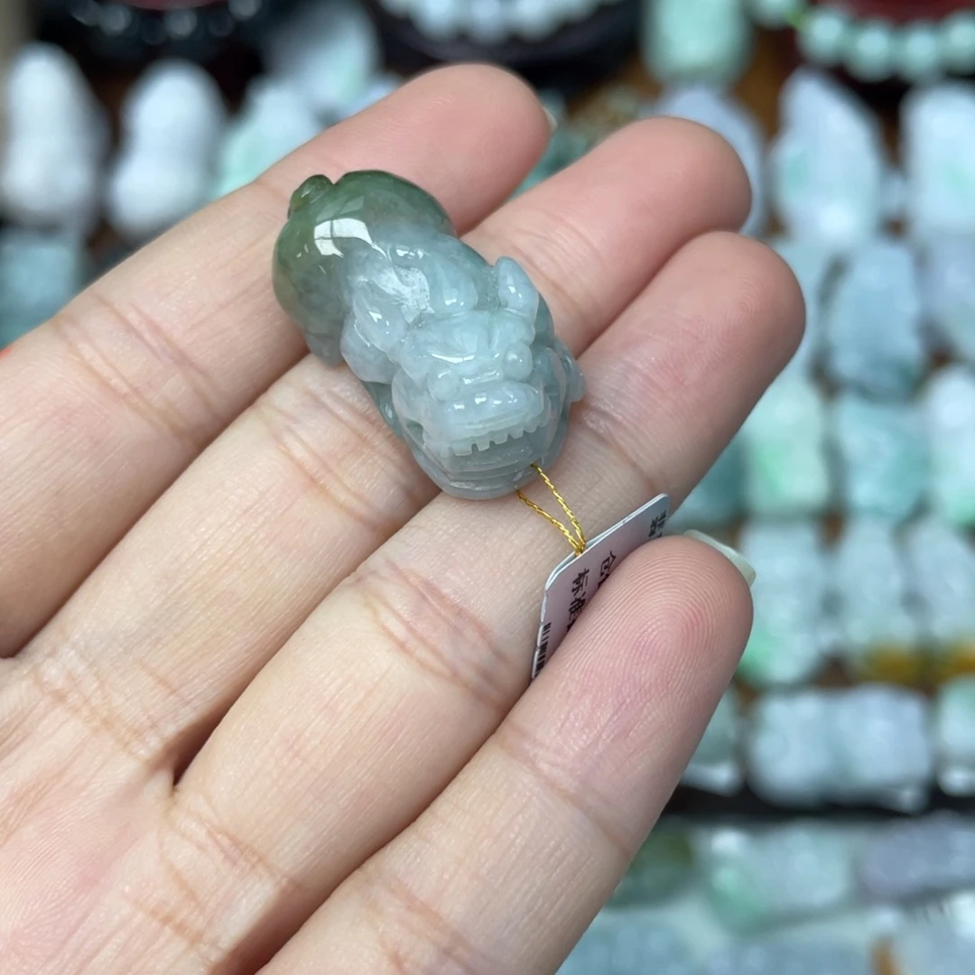 颈饰未镶嵌翡翠貔貅
