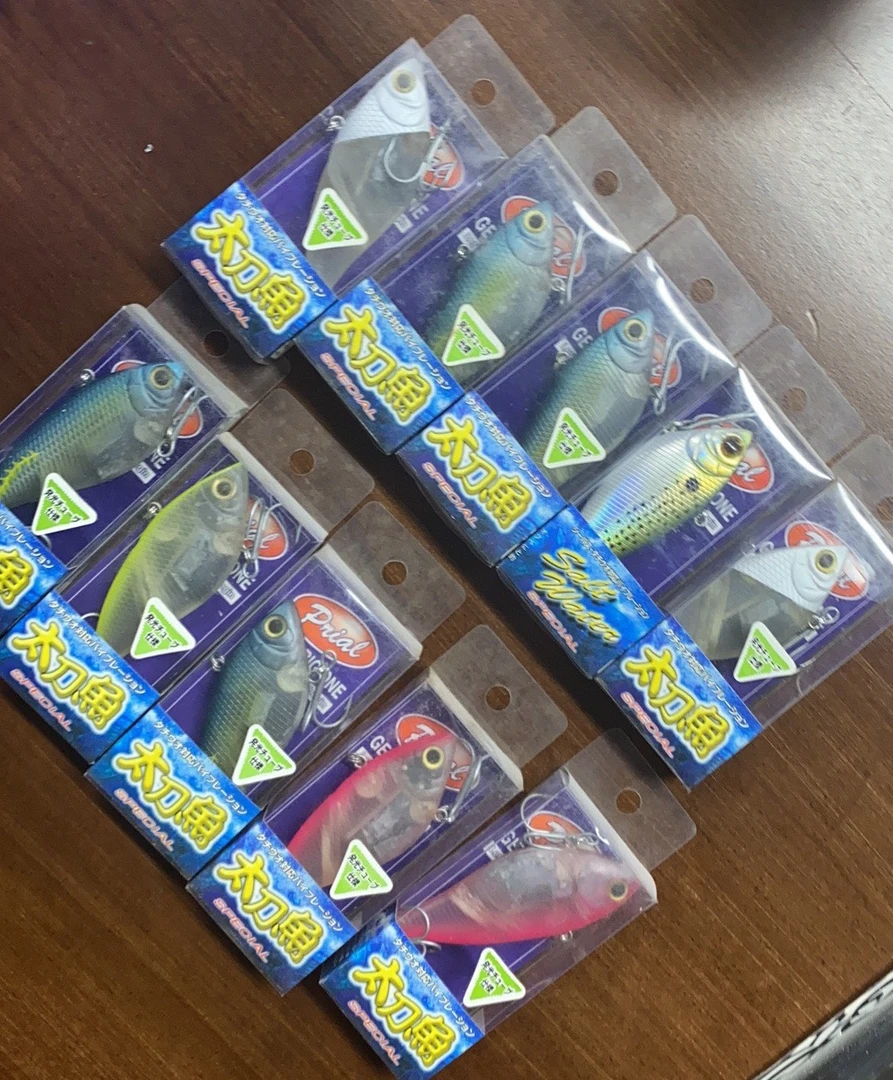 塑料21克vib假饵颜色随机发3个