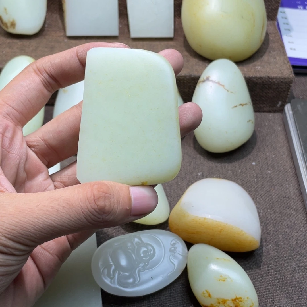 男***年和田玉未镶嵌定制和田玉