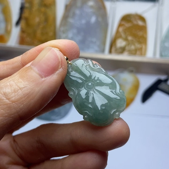 翡翠未镶嵌颈饰翡翠