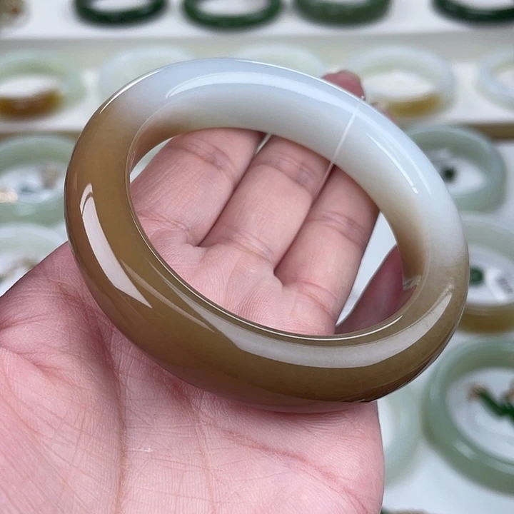 未镶嵌手镯和田玉（糖玉）