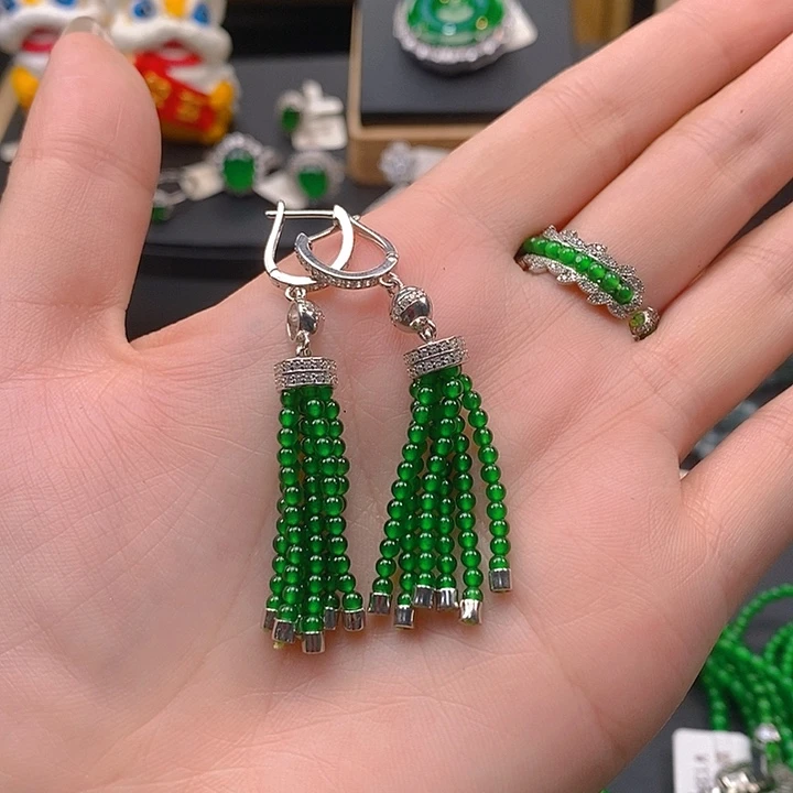 颈饰未镶嵌翡翠耳环