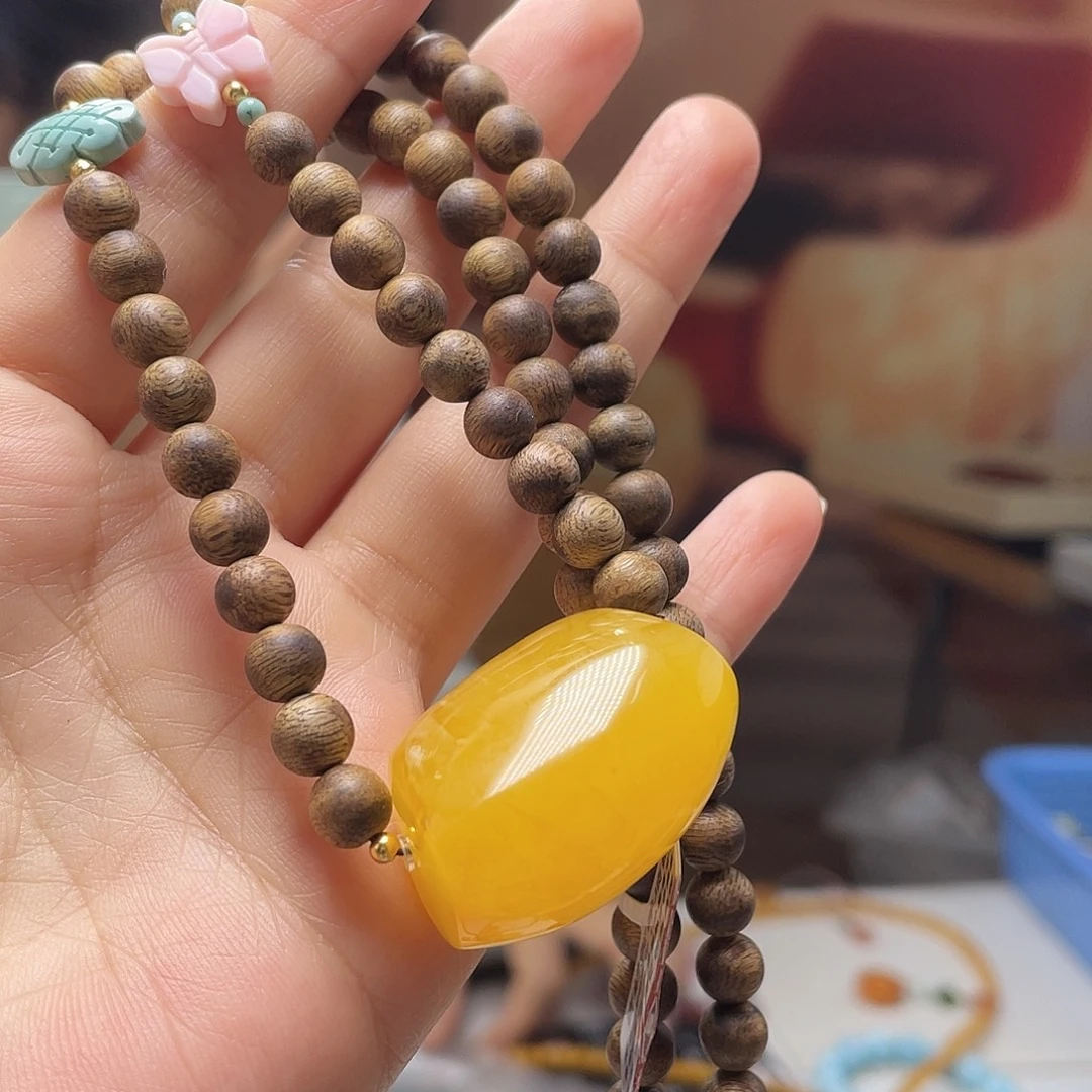 琥珀未镶嵌裸石吊坠