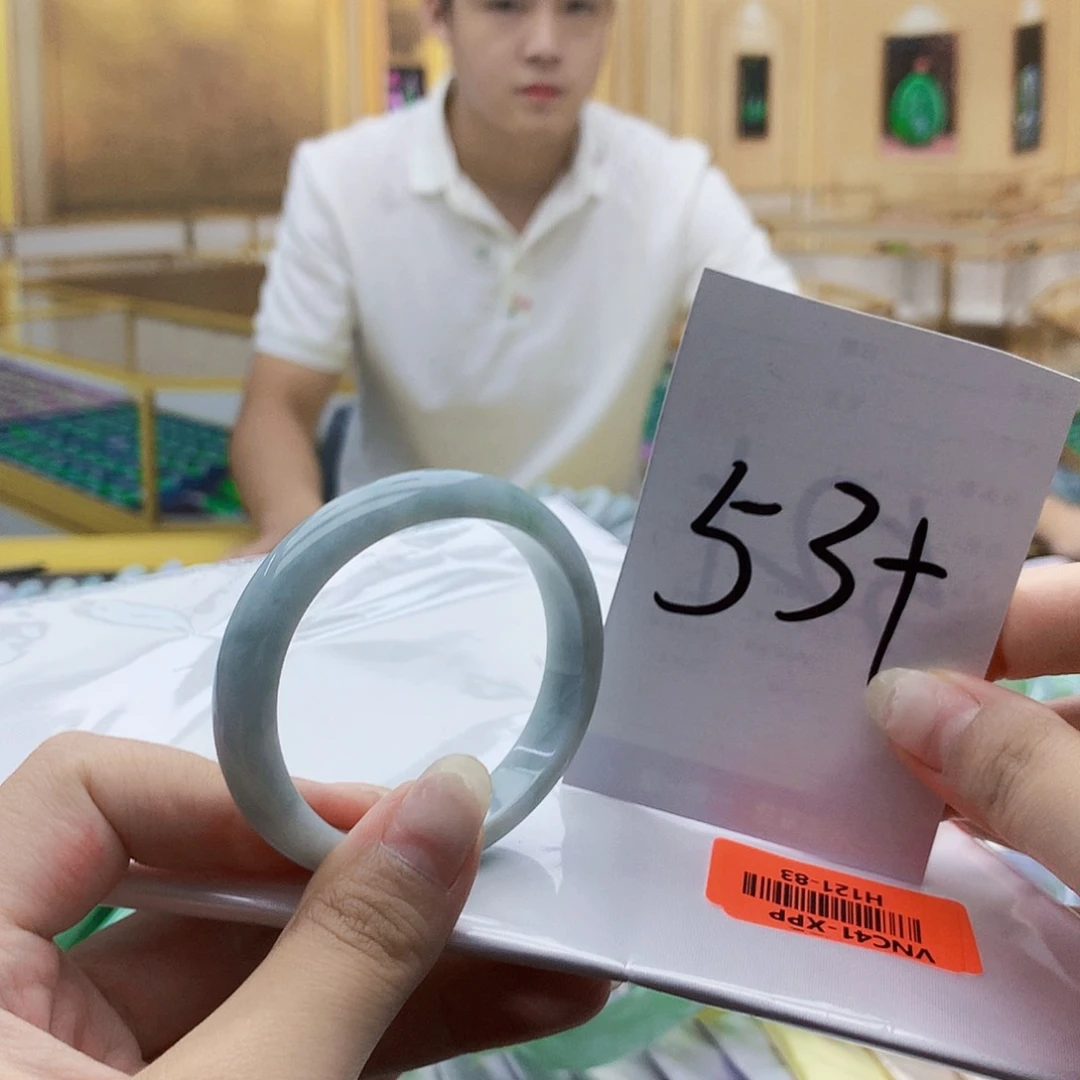 翡翠手镯未镶嵌09999……