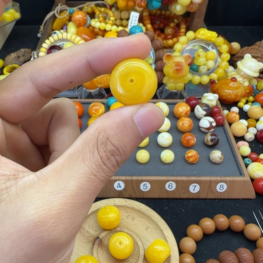 金***龙琥珀未镶嵌颈饰20mm墩子