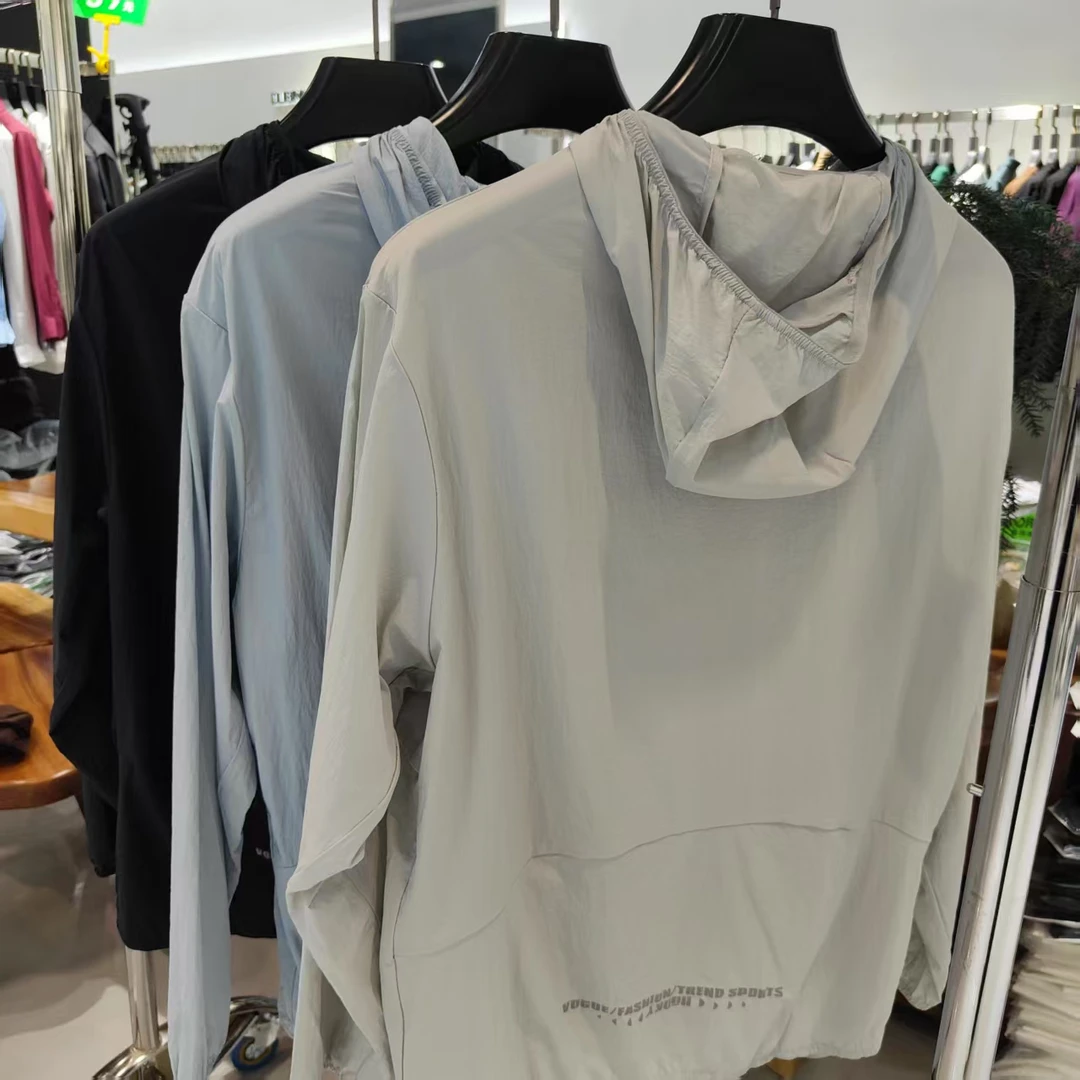 3218男士运动户外薄款透气连帽轻薄时尚防晒衣