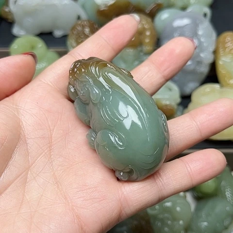 颈饰未镶嵌和田玉郑*