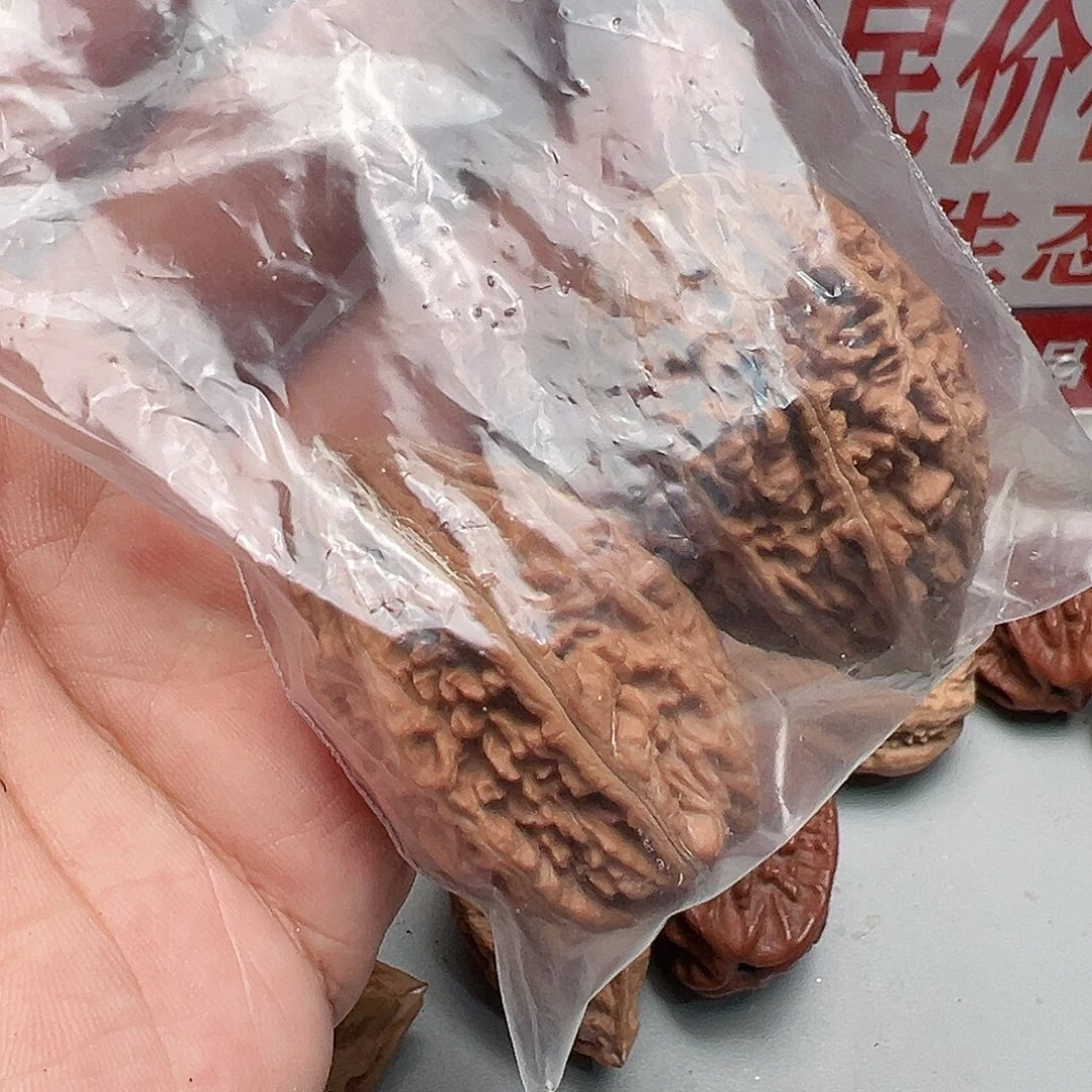 S***e文玩核桃吊坠赤焰枪