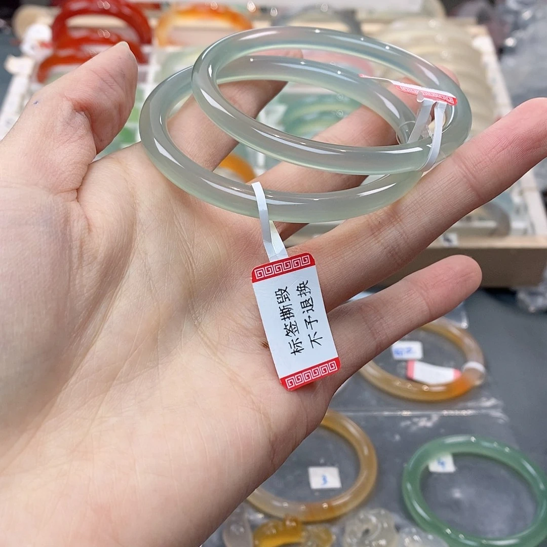 玛瑙/玉髓手镯未镶嵌，