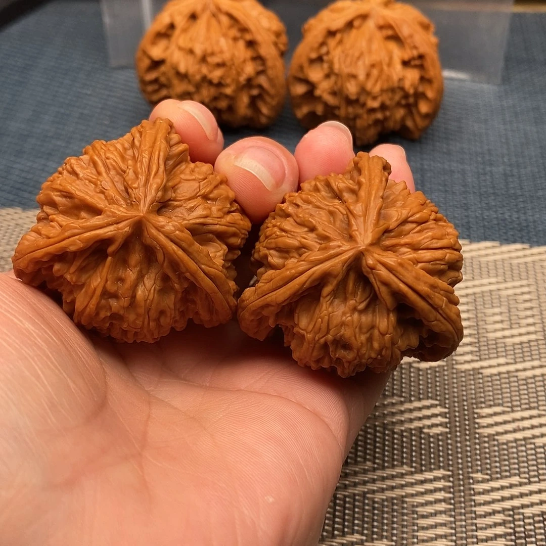 就***赢吊坠文玩核桃三棱