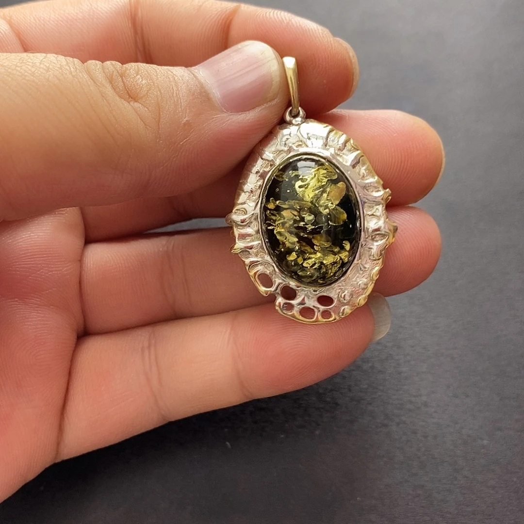 琥珀未镶嵌裸石吊坠