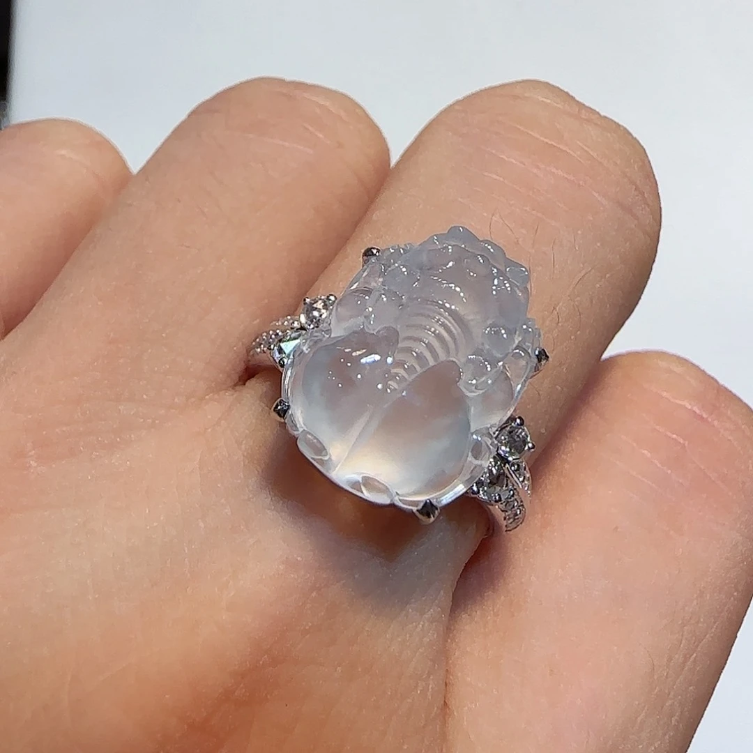 翡翠戒指18K金镶嵌貔貅