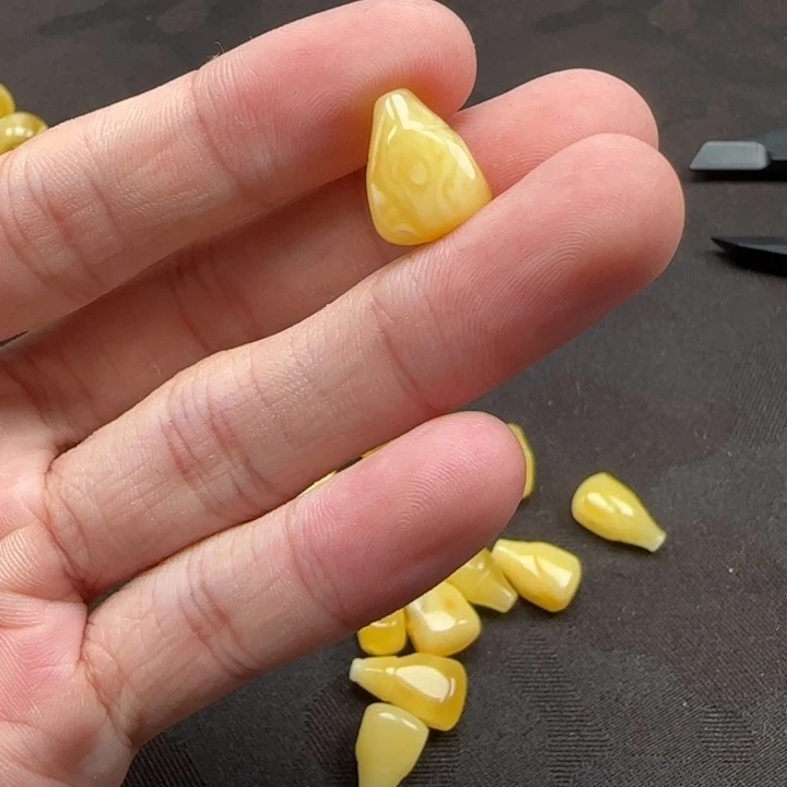 未镶嵌琥珀裸石天然16