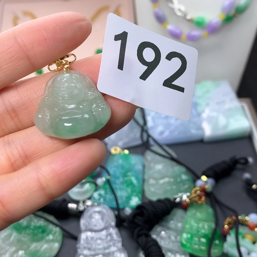 翡翠颈饰未镶嵌是