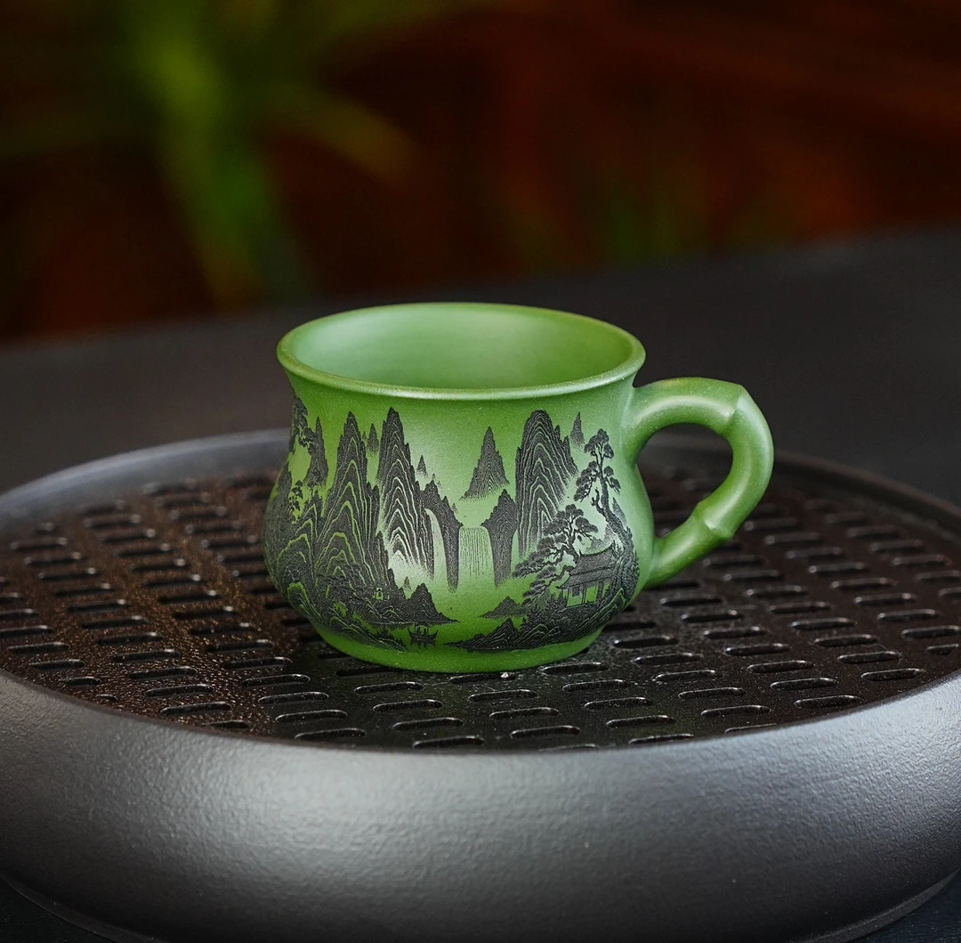 183 全手工立体刻绘山水楼观图宜兴原矿紫砂绿泥手把杯品茗茶杯