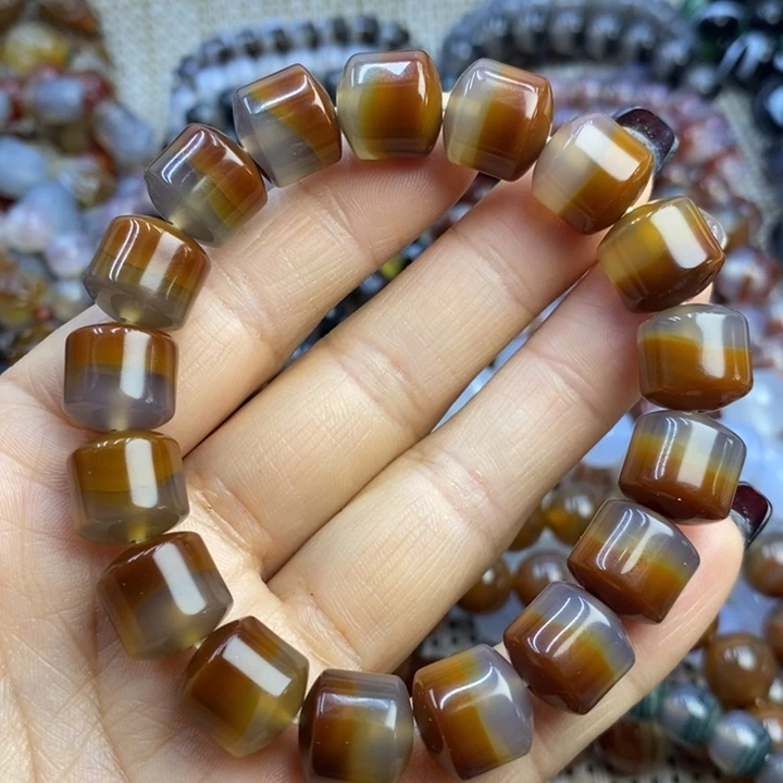 玛瑙/玉髓手链未镶嵌万****魂