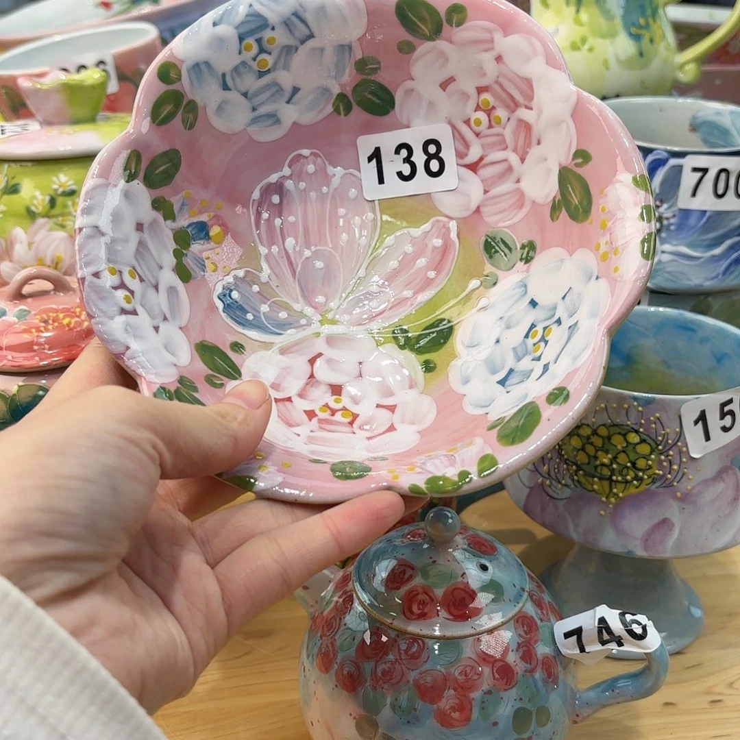 瓷片兔兔嗨起来啦哈喽