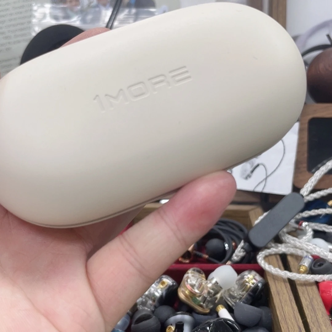 S30挂耳式蓝牙耳机白色