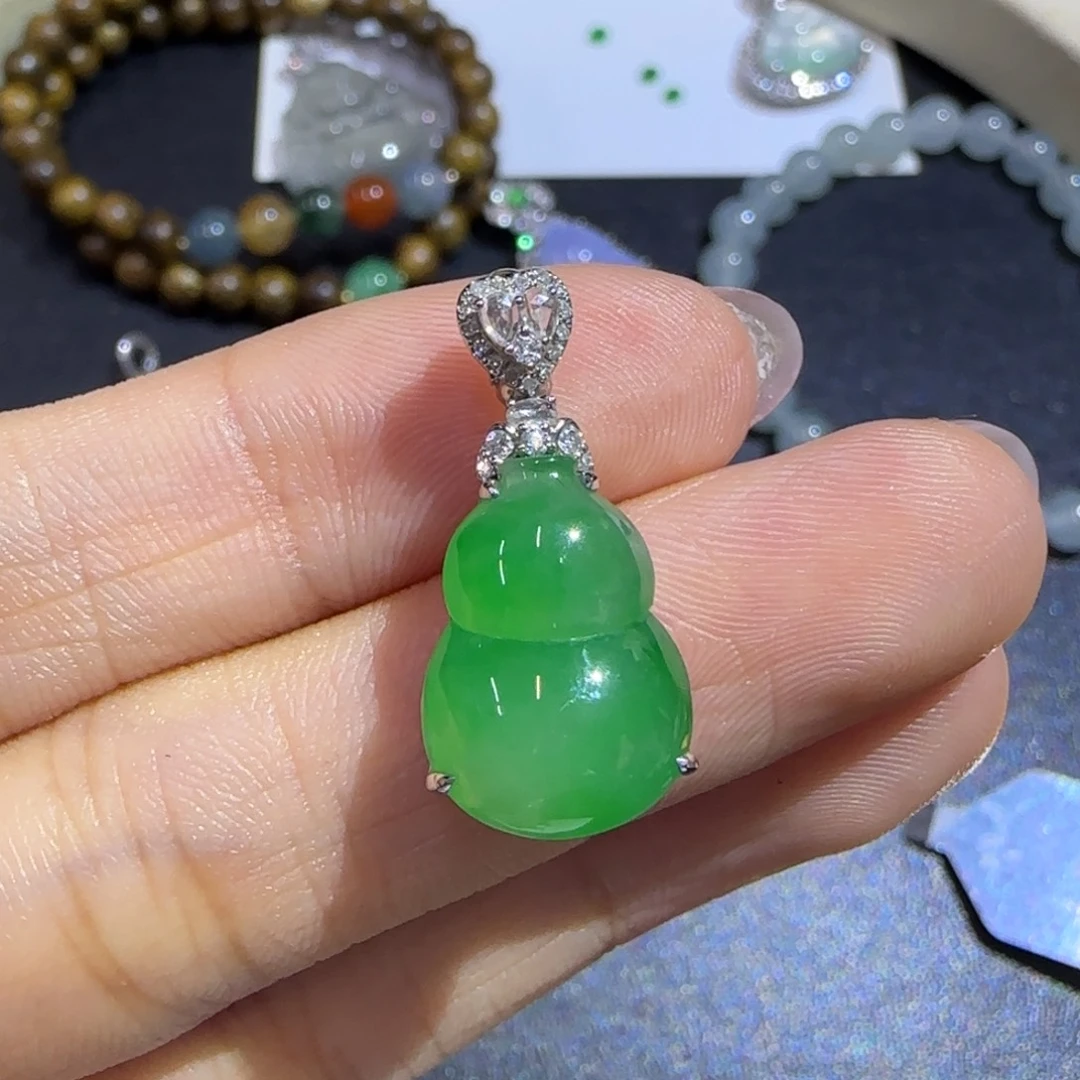 翡翠18K金镶嵌颈饰精品