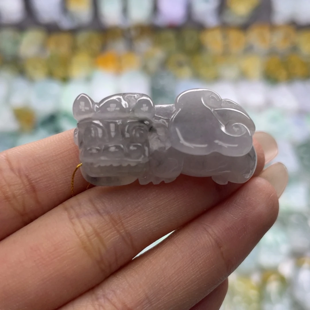 翡翠未镶嵌颈饰貔貅