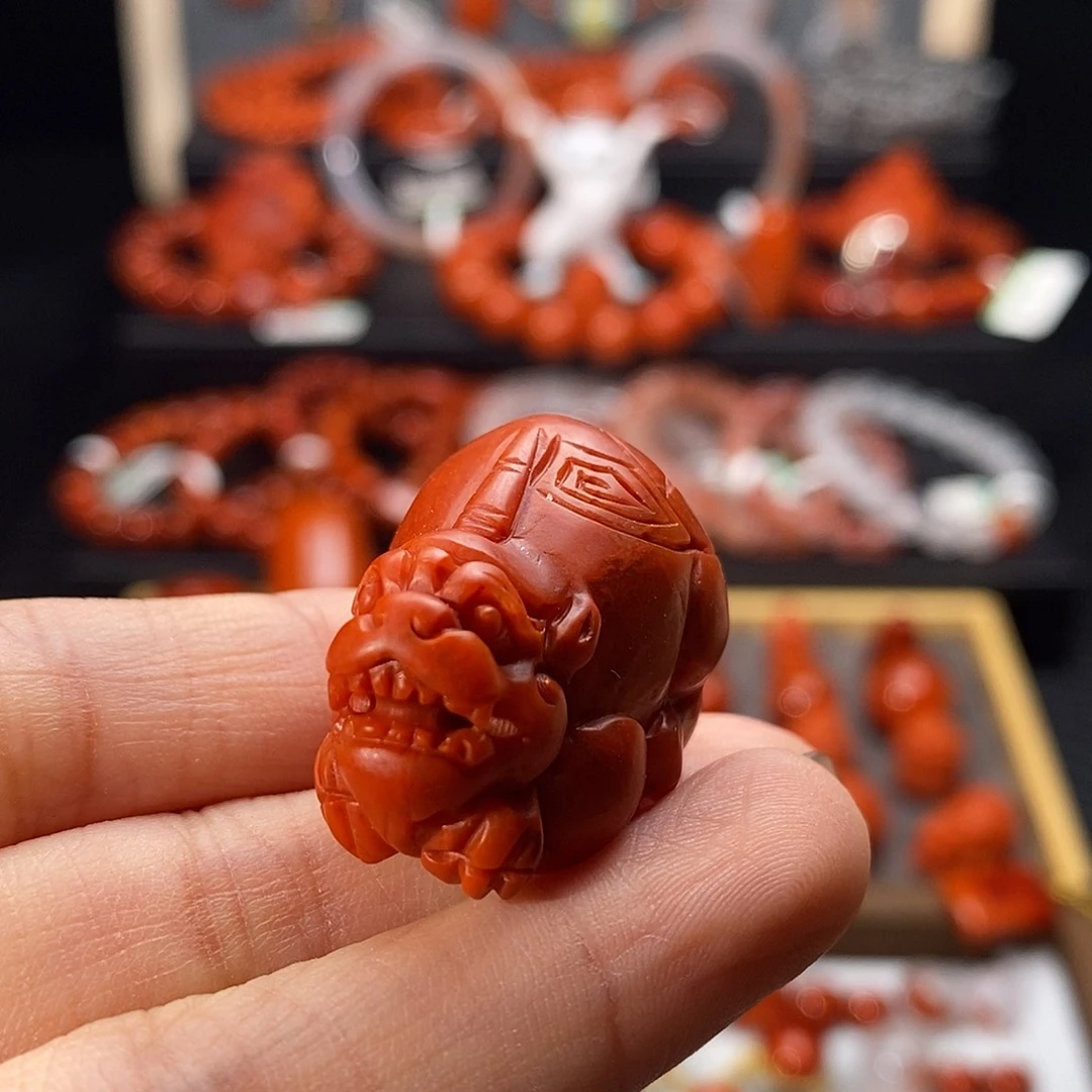 南红玛瑙未镶嵌四川凉山貔貅吊坠